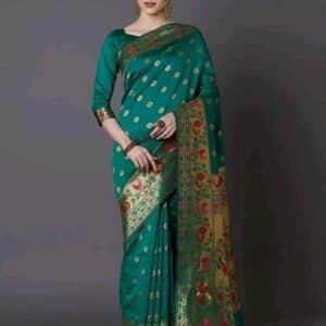Imperial Style Glorious Saree with Fancy Blouse Piece