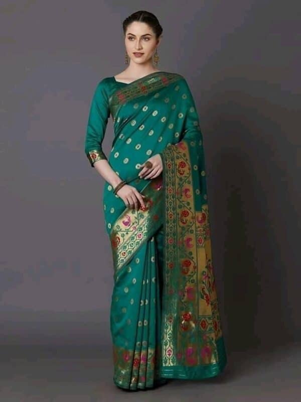 Imperial Style Glorious Saree with Fancy Blouse Piece